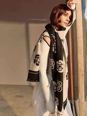 Cachecol com Borla de Camélia Dupla Face