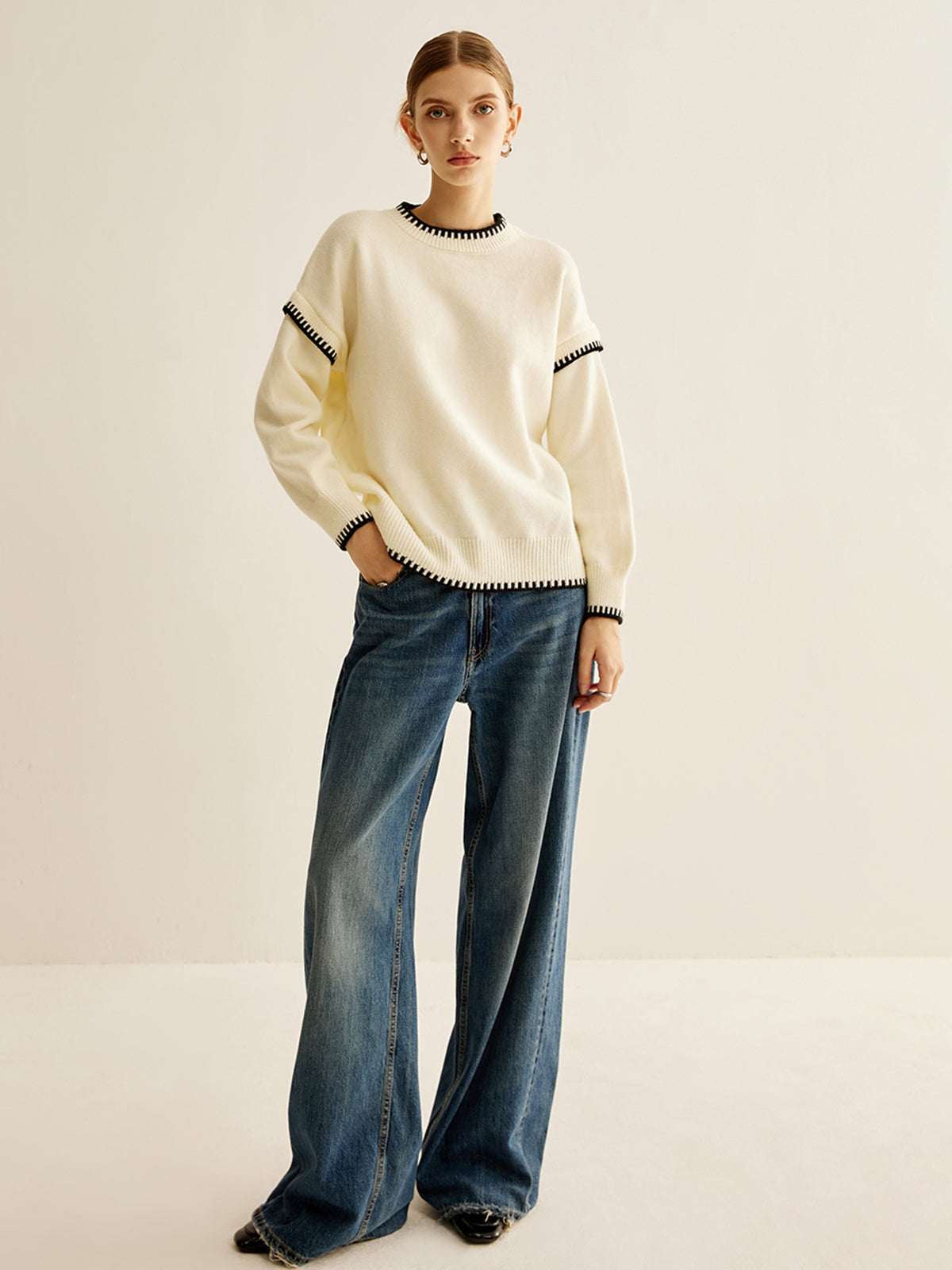 Suéter com Acabamento Bordado - Trim