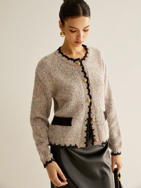 Cardigan Versátil com Botões e Acabamento Contrastante