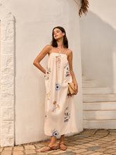 Vestido Longo com Amarração Frontal e Estampado