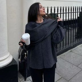 Casaco Assimétrico com Cachecol