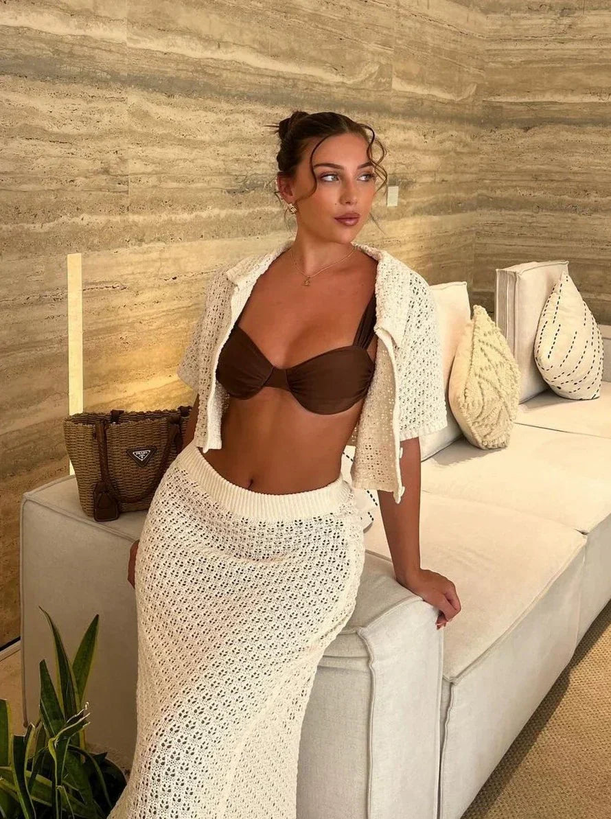 Conjunto de Blusa e Saia de Crochê