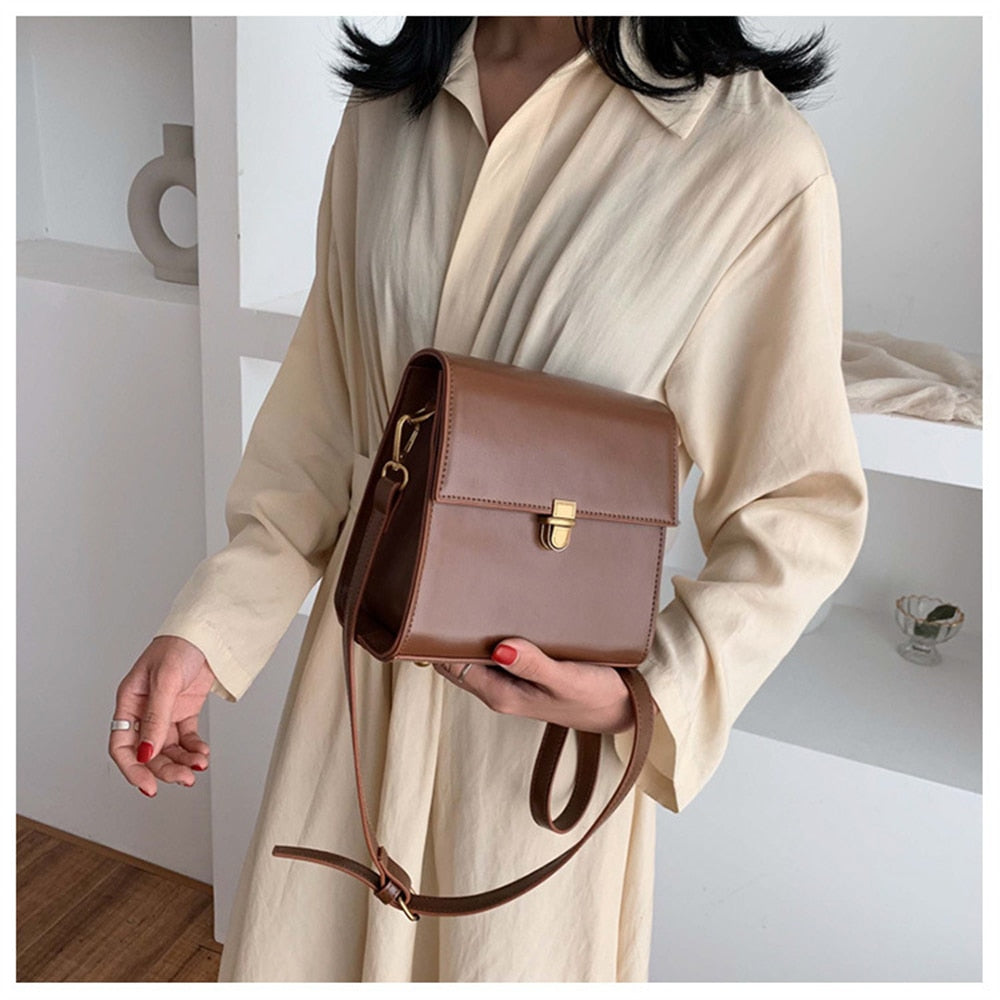 Bolsa Pequena Transversal Carteiro Box - Poppy