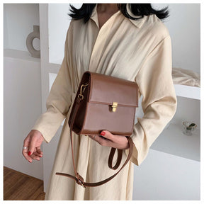 Bolsa Pequena Transversal Carteiro Box - Poppy