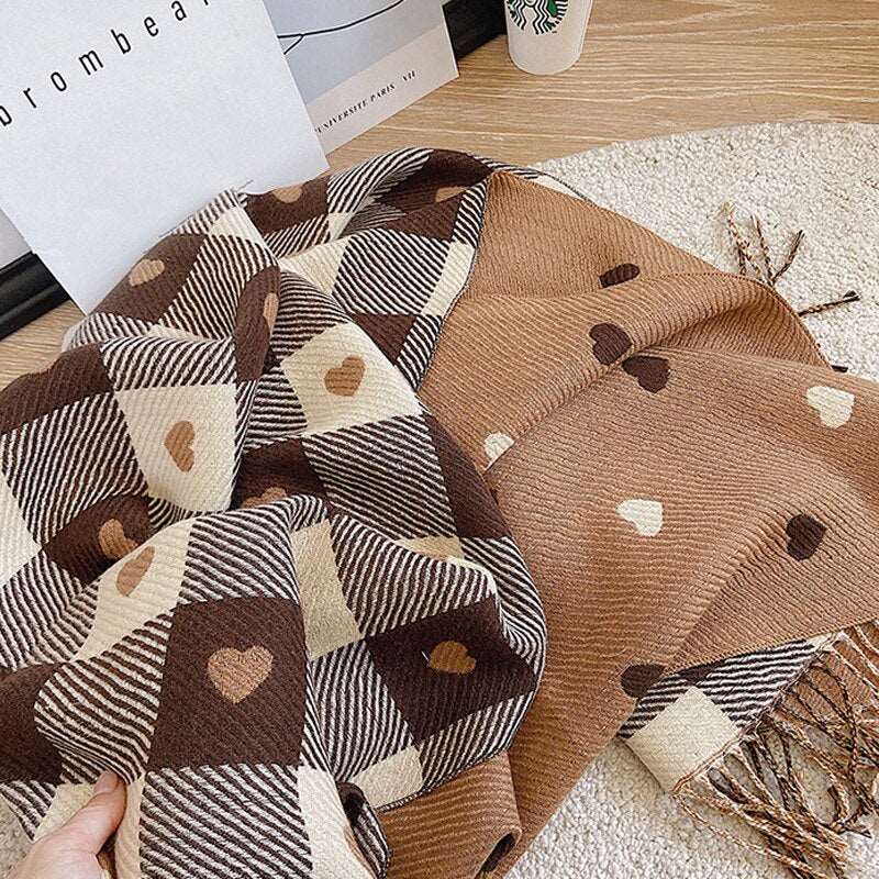 Cachecol Cashmere Xadrez com Coração de Malha Premium