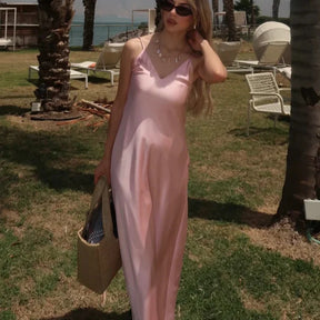 Vestido de Cetim com Alça Ajustável