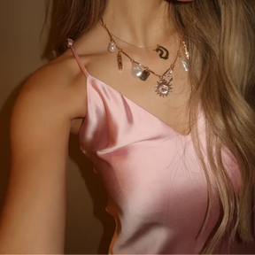 Vestido de Cetim com Alça Ajustável