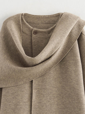 Casaco Assimétrico com Cachecol