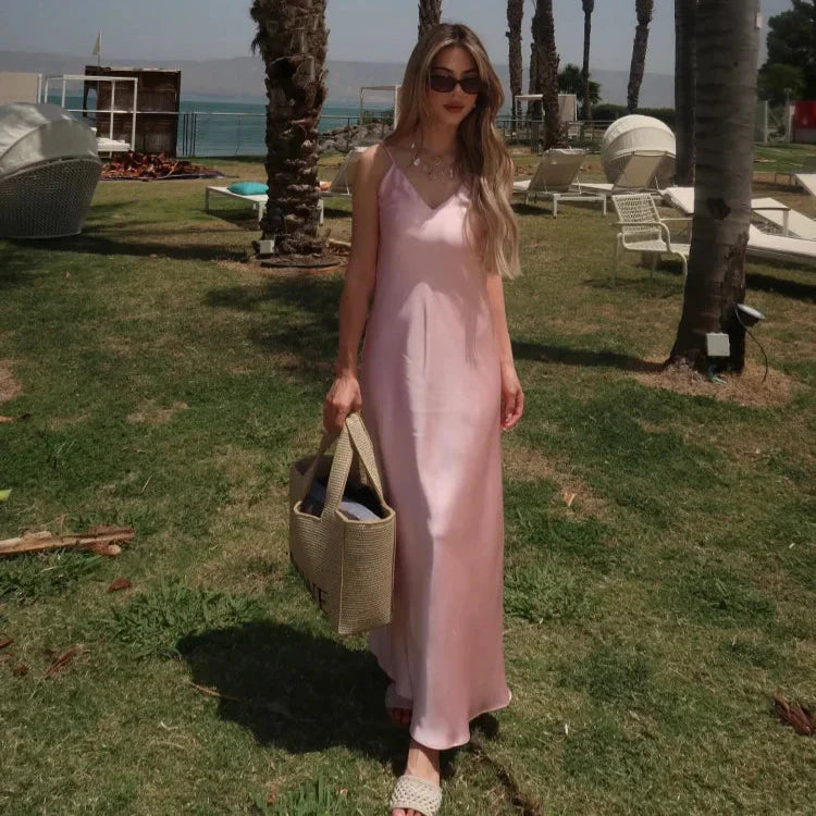 Vestido de Cetim com Alça Ajustável